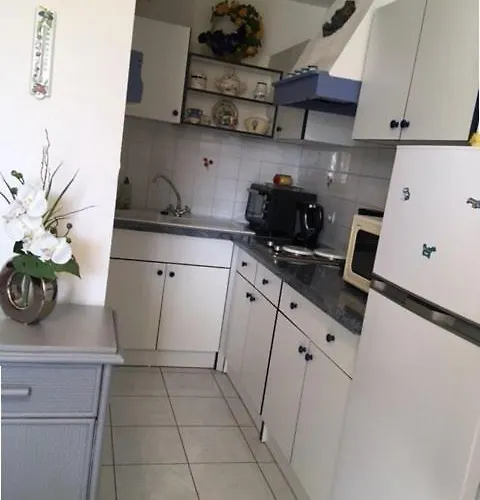 Appt 3 Pieces 35m2 + Terrasse 13m2 Ref 4010 Apartamento Le Castellas